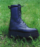 Celkový pohled na protiminovou obuv